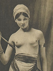 Naughty vintage teens showing their hot nude body